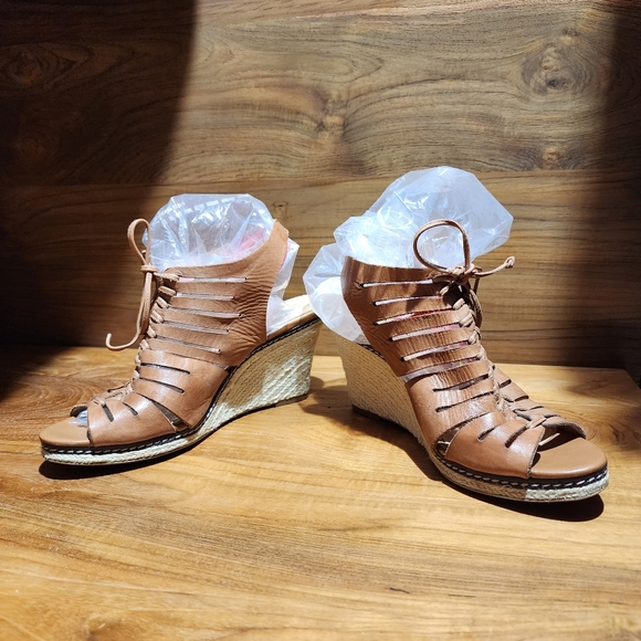 CIRCA JOAN & DAVID Tan Caged Laced Leather Wedge Heeled Esp… - Picture 3 of 6